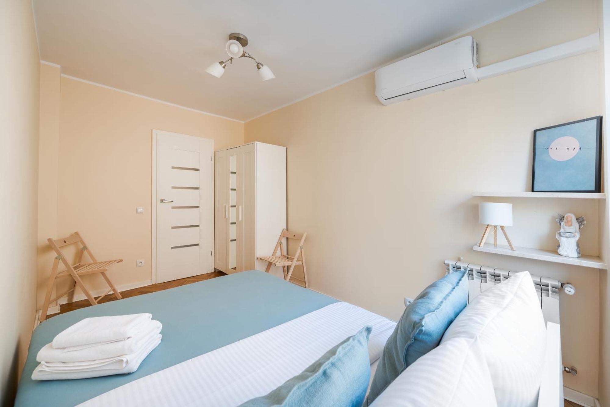 Apartment Krucza Centre Warschau